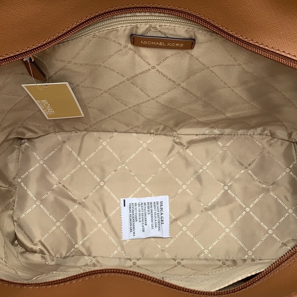 MICHAEL KORS 
Jet Set Travel Large Logo Tote Bag BROWN/BLACK SIGNATURE COLOR - Picture 11 of 15